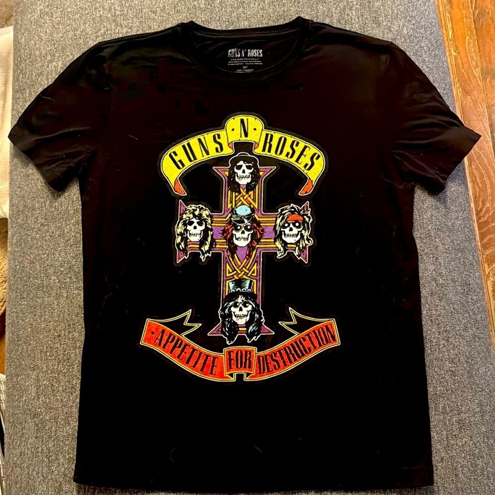 Vintage Guns N' Roses Concert Graphic Tee. Size Small.